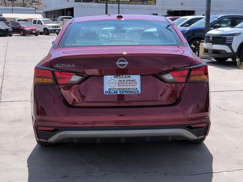 New 2026 Nissan Altima 2.5 SV FWD image 4