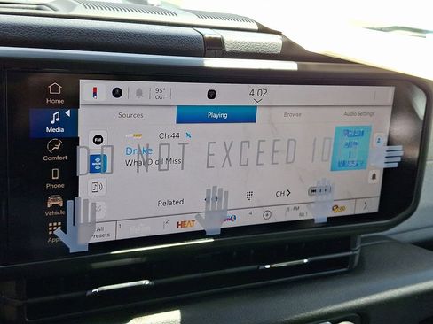 New 2025 Jeep Gladiator Sport image 17