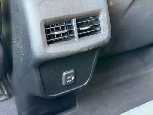 Used 2020 Chevrolet Equinox LT w/ Driver Convenience Package FWD image 24