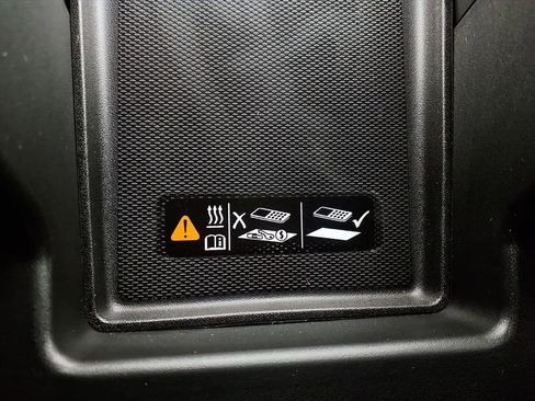 New 2026 GMC Sierra 1500 SLT w/ SLT Convenience Package image 16