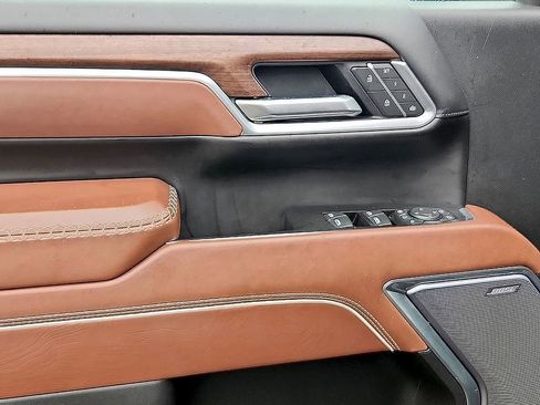 Certified 2025 GMC Sierra 2500 Denali Ultimate AWD/4WD image 12