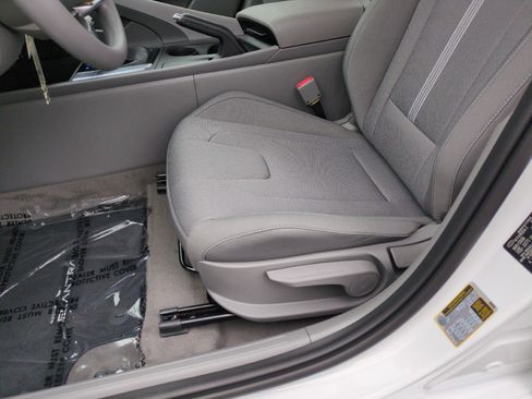 New 2026 Hyundai Elantra SE FWD image 18