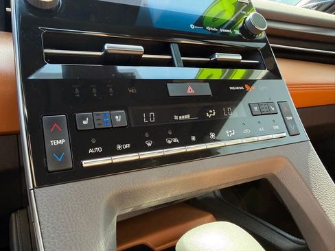 Used 2019 Toyota Avalon Limited w/ Advanced Safety Package FWD image 25