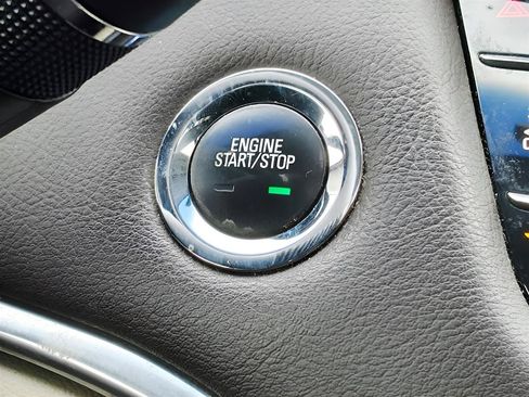 Used 2015 Cadillac XTS Premium AWD/4WD image 29