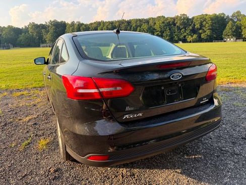 Used 2015 Ford Focus SE FWD image 3