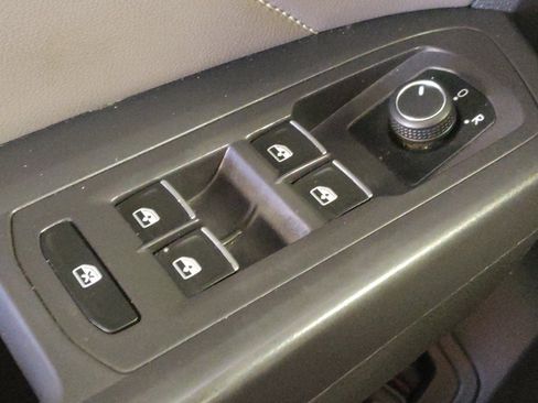 Used 2021 Volkswagen Atlas SE FWD image 27