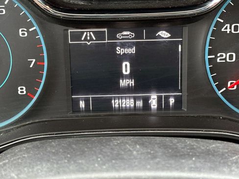 Used 2018 Chevrolet Cruze LT w/ Convenience Package image 19