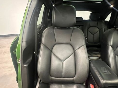 Used 2021 Porsche Macan S w/ Premium Package Plus image 21