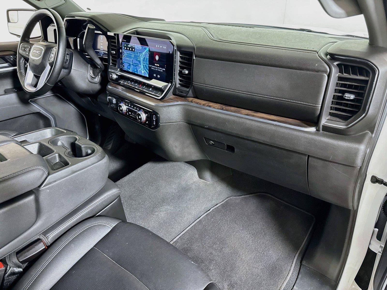 Used 2025 GMC Sierra 1500 SLT AWD/4WD image 27