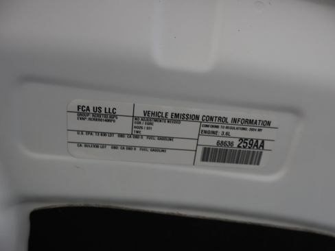 Used 2024 Chrysler Pacifica Touring-L FWD image 20