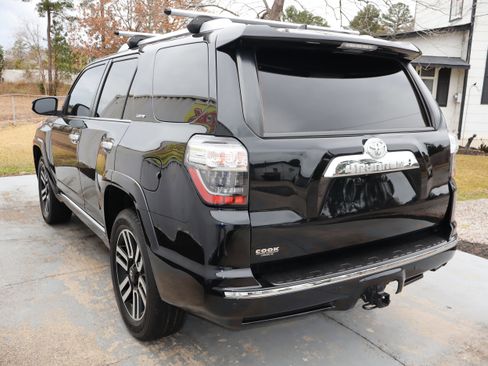 Used 2019 Toyota 4Runner Limited image 8