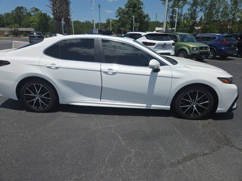 Used 2024 Toyota Camry SE w/ Convenience Package FWD image 31