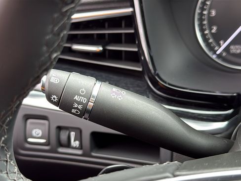 Certified 2025 Cadillac XT5 Premium Luxury image 15