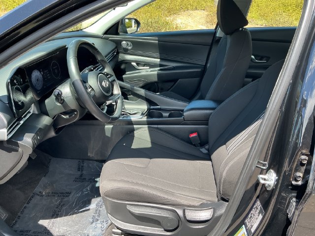 Used 2025 Hyundai Elantra SEL FWD image 9
