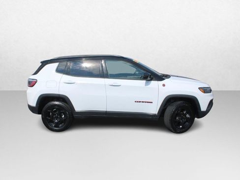 Used 2024 Jeep Compass Trailhawk image 2