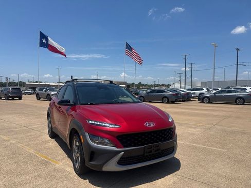 Used 2023 Hyundai Kona SEL FWD image 2