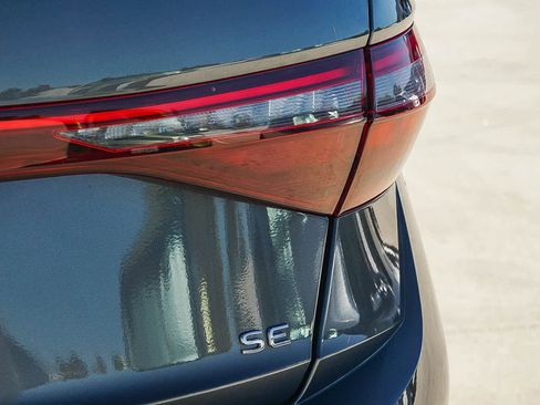 Used 2025 Volkswagen Jetta SE image 11