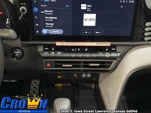 New 2026 Toyota Camry SE AWD/4WD image 32