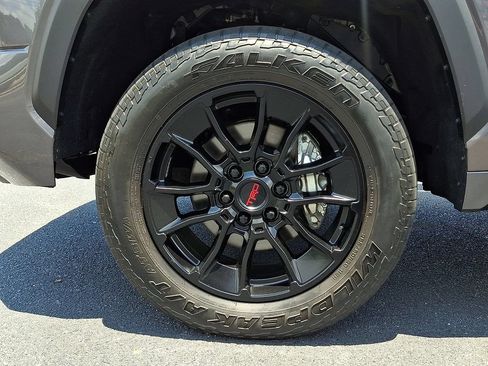 Used 2023 Toyota Tundra SR5 w/ SR5 Convenience Package AWD/4WD image 8