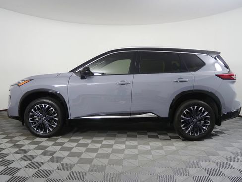Used 2025 Nissan Rogue Platinum w/ Tech Package FWD image 6
