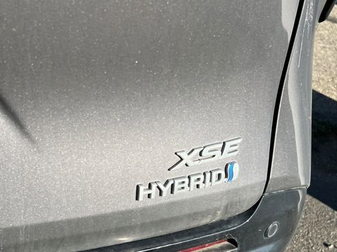Used 2022 Toyota Sienna XSE w/ XSE Plus Package AWD/4WD image 21
