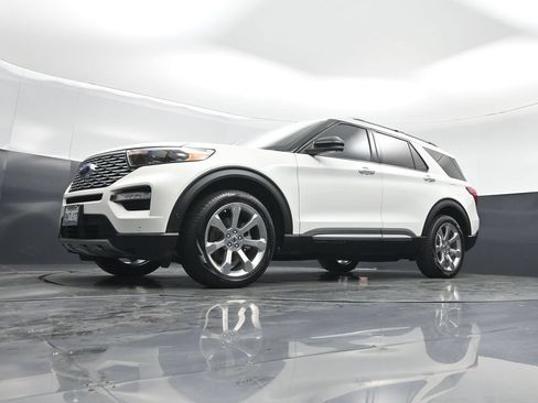 Used 2020 Ford Explorer Platinum w/ Premium Technology Package AWD/4WD image 48