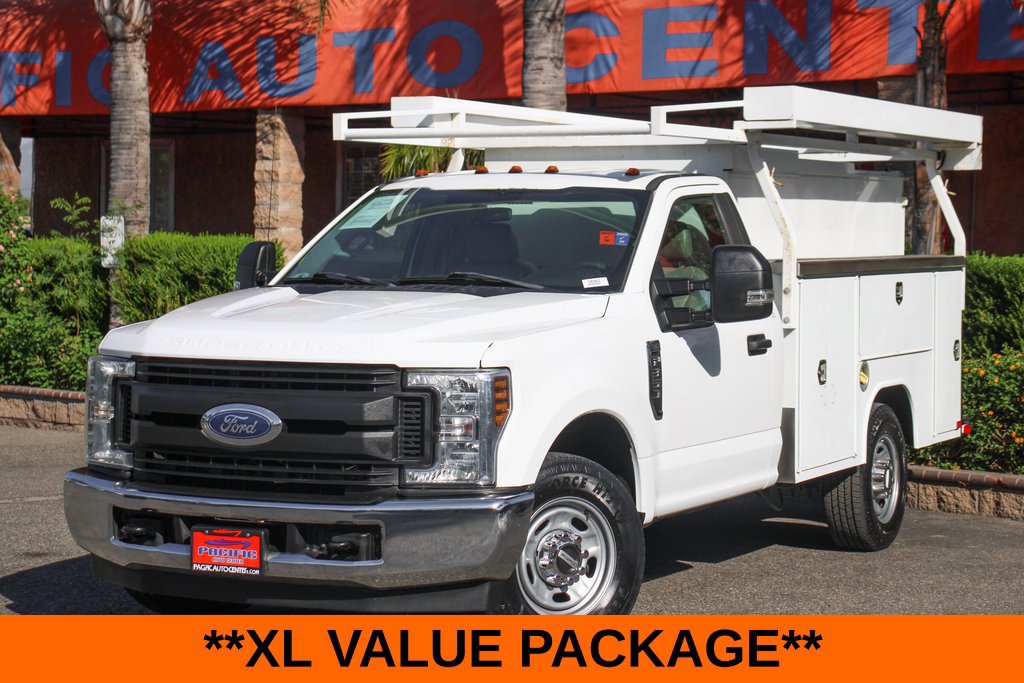 Used 2018 Ford F350 XL w/ Power Equipment Group RWD image 4