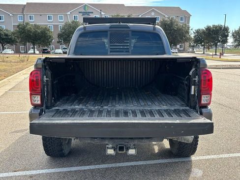 Used 2021 Toyota Tacoma SR w/ SR Convenience Package image 6