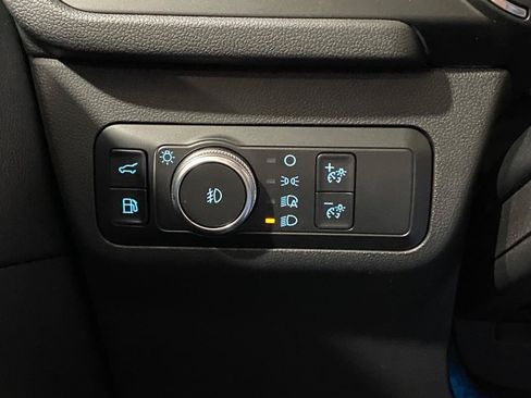 Used 2020 Ford Escape Titanium FWD image 21