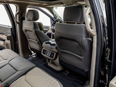 Used 2026 Ford F450 Platinum w/ Platinum Plus Package image 32