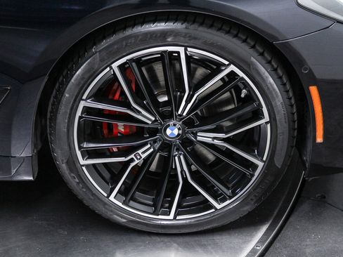 Used 2023 BMW 540i w/ M Sport Package image 9