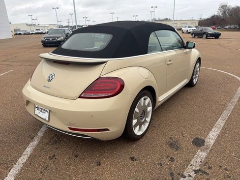 Used 2019 Volkswagen Beetle 2.0T Final Edition SEL image 9