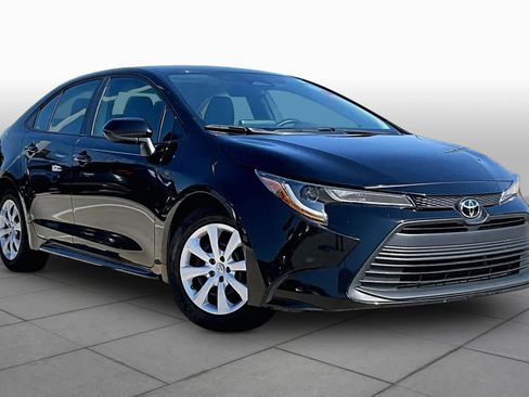 Used 2024 Toyota Corolla LE FWD image 3