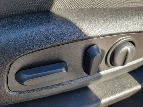 Certified 2023 Chevrolet Traverse LT image 18