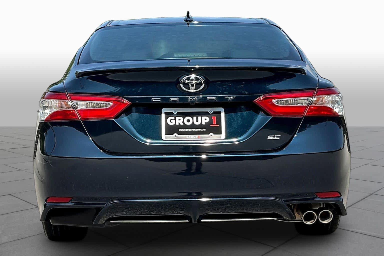 Used 2020 Toyota Camry SE FWD image 5
