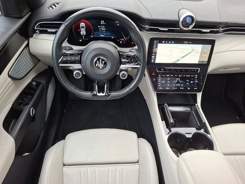 Used 2023 Maserati Grecale Modena image 12