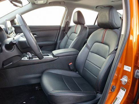 Certified 2021 Nissan Sentra SR w/ SR Premium Package image 13