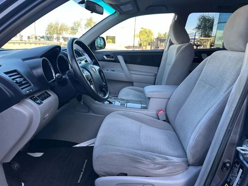 Used 2013 Toyota Highlander SE image 7