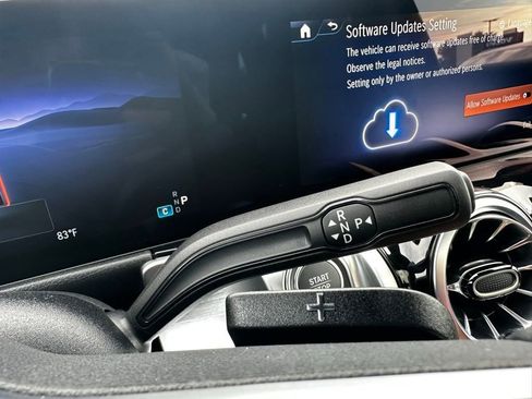 Used 2024 Mercedes-Benz EQB 300 4MATIC image 25