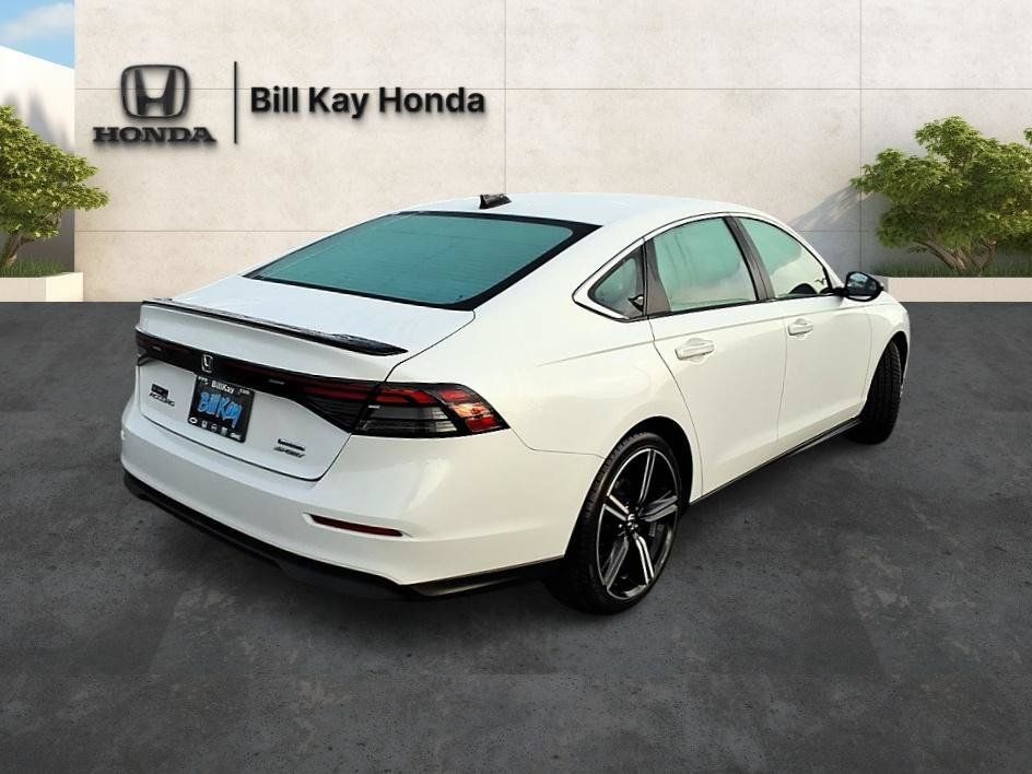 Used 2023 Honda Accord Sport image 3