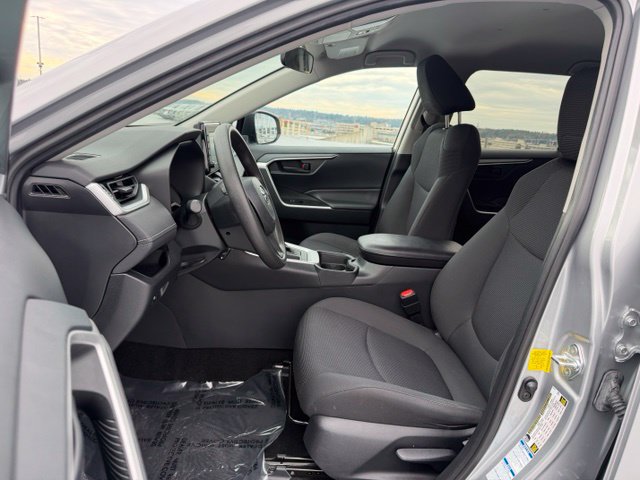 Used 2019 Toyota RAV4 LE w/ All Weather Liner Package AWD/4WD image 10