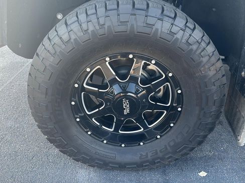 Used 2024 GMC Sierra 2500 AT4X image 13