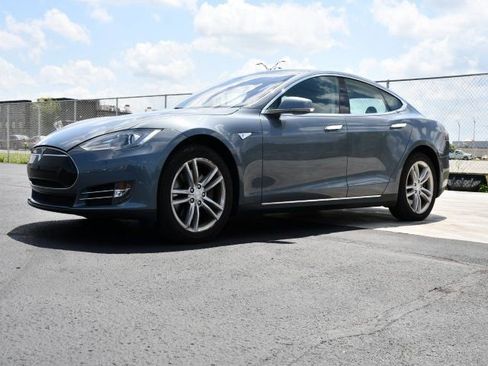 Used 2014 Tesla Model S RWD image 3