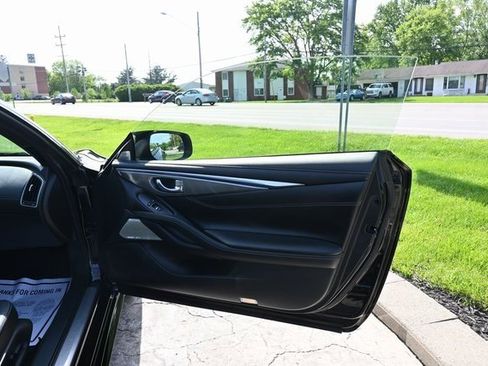 Used 2018 INFINITI Q60 3.0t Luxe image 18