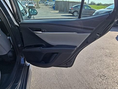 Used 2025 Toyota Camry SE image 29