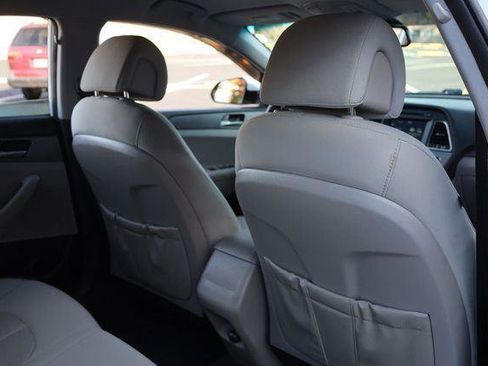 Used 2016 Hyundai Sonata SE FWD image 19