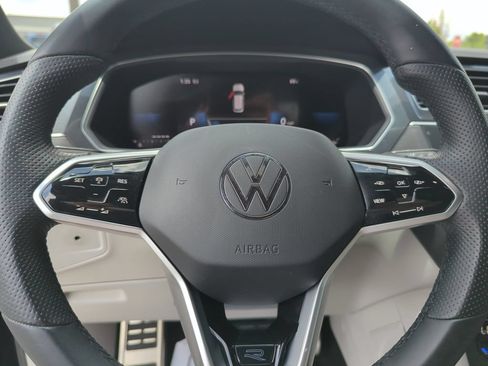 Used 2023 Volkswagen Tiguan SE R-Line AWD/4WD image 43