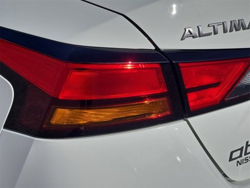 Used 2025 Nissan Altima 2.5 S image 33