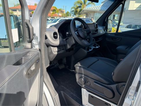 New 2025 Mercedes-Benz Sprinter 2500 image 10