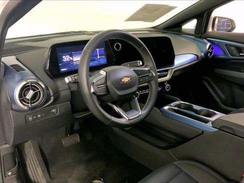 Used 2025 Chevrolet Equinox EV LT w/ Convenience Package image 14